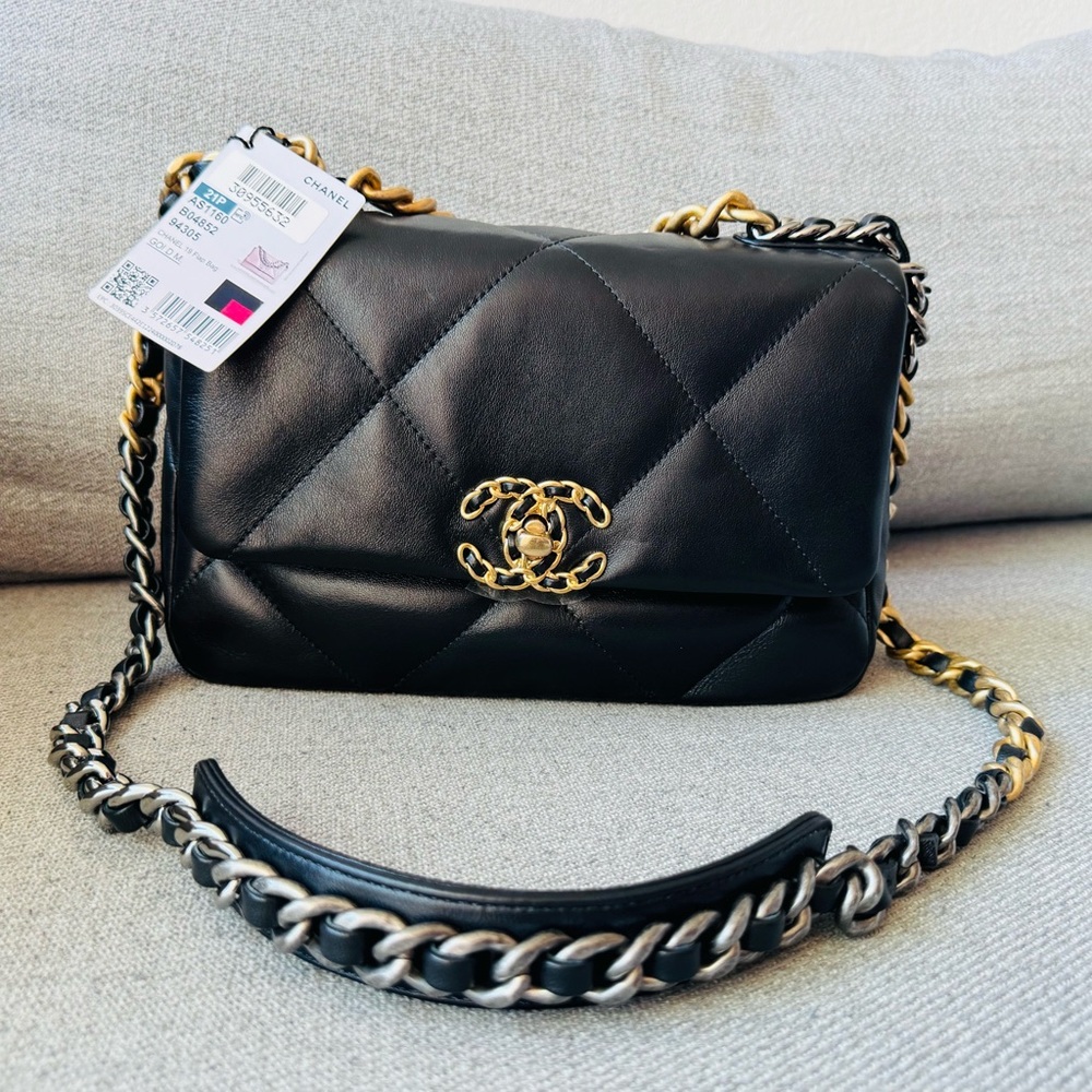 NEW- Chanel Black Quilted Leather Bag with tag - Picture 11 of 17